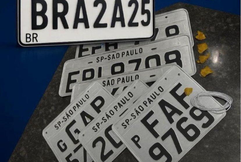 Placas Mercosul prontas para emplacamento e envio